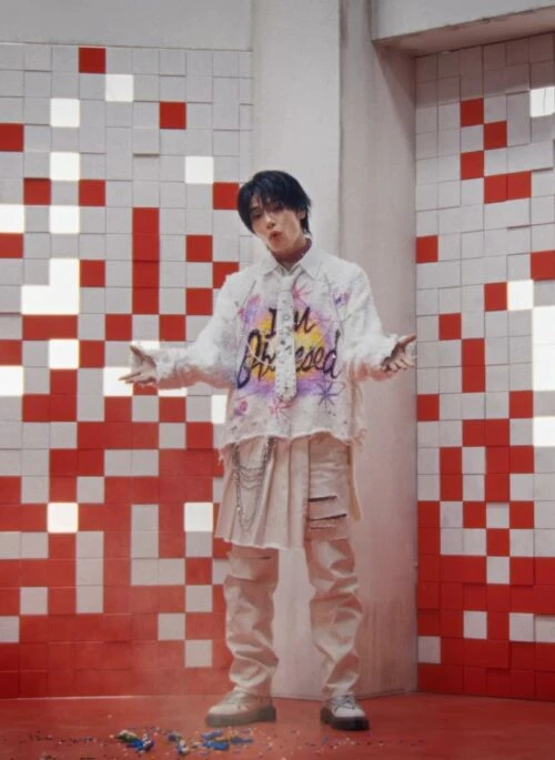 White Y2K  Graffiti Sweater | Jeongin – Stray Kids