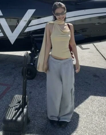 Chic Mixed Style Airport Look – Jennie