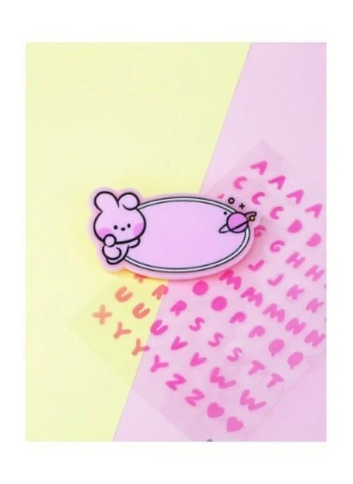 BT21 Line Friends Collaboration – Minini Acrylic Pin Badge