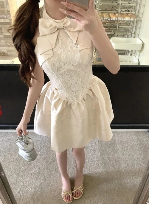 Beige Bow Princess Mini Dress | Yunah – ILLIT