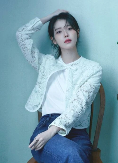 Beige Daisy Lace Bow Cardigan | IU