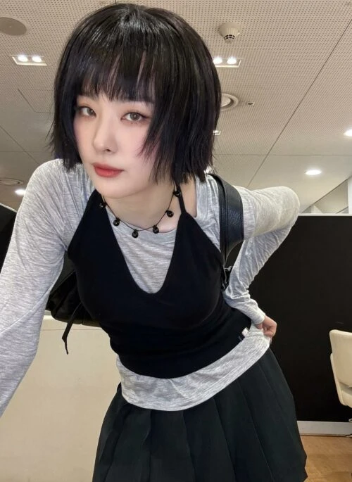 Black And Grey Two-Piece Halter Top Set | Seulgi – Red Velvet