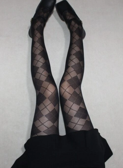 Black Argyle Pattern Stockings | Ahyeon - BabyMonster
