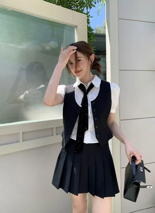 Black Lace Trim Button-Up Vest | IU