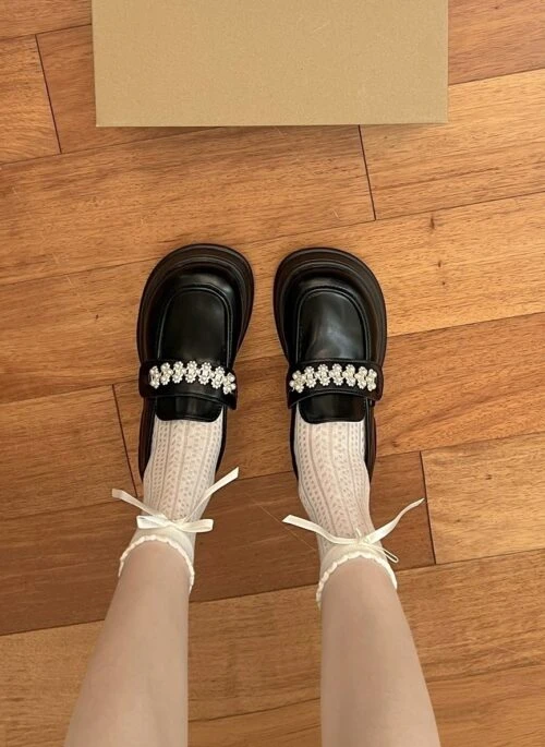 Black Pearl Chain Platform Loafers | Minju – ILLIT