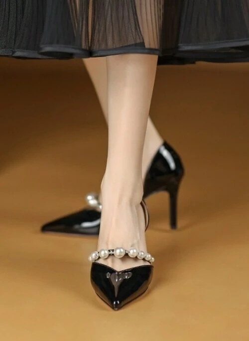 Black Pearl Chain Pointed Heels | Miyeon – (G)I-DLE