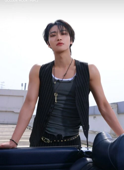 Black Striped Button-Down Vest | Seonghwa - ATEEZ