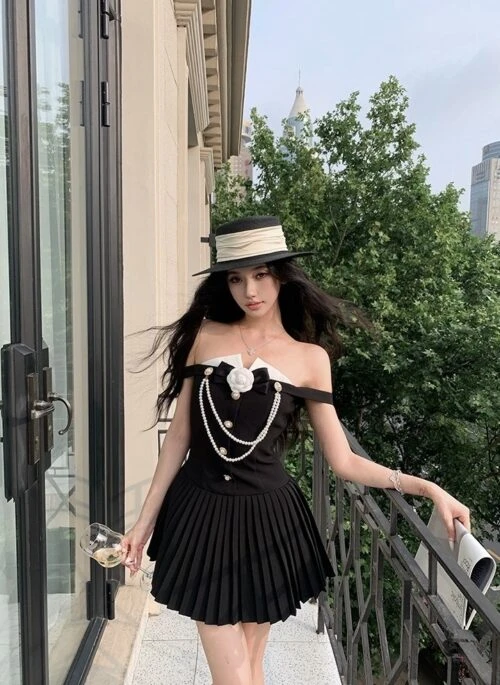 Black Vintage Pearl Chain Off-Shoulders Mini Dress | Jennie – BlackPink