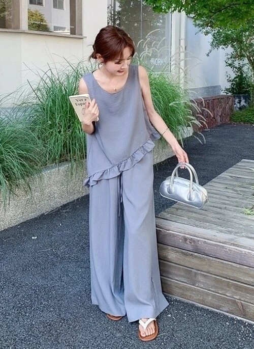 Chic Grey Sleeveless Top And Wide Leg Pants Set