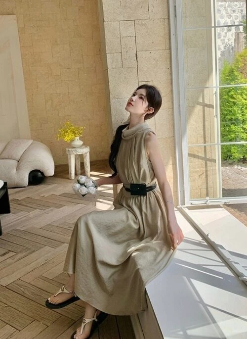 Chic Summer Waist Slimming Top And Skirt Set
