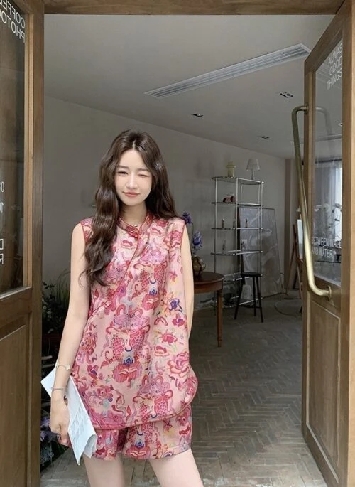 Elegant Chinese Style Sleeveless Top And Shorts Set