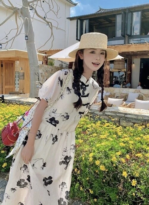 Elegant Floral Vintage Style Midi Dress