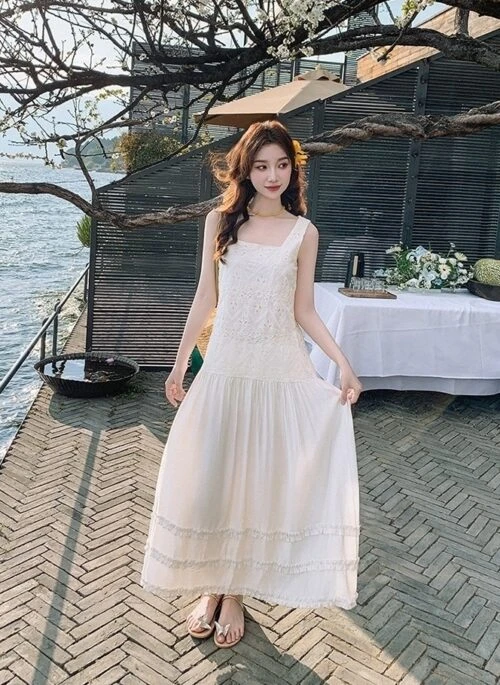 Elegant Layered Lace Vacation Maxi Dress
