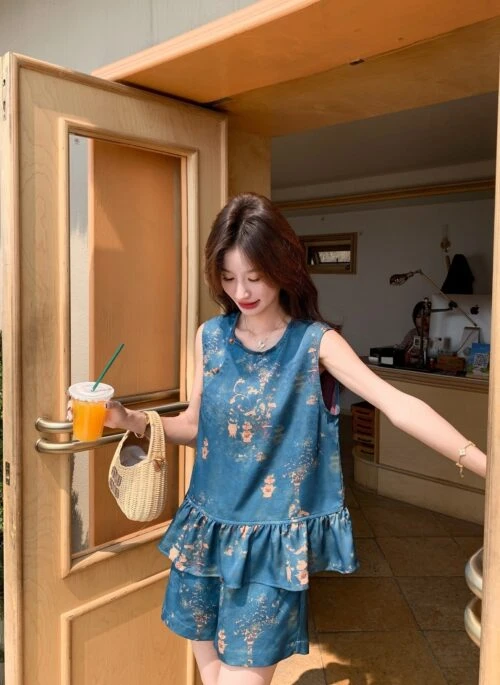 Elegant Ruffled Floral Print Top And Shorts Set