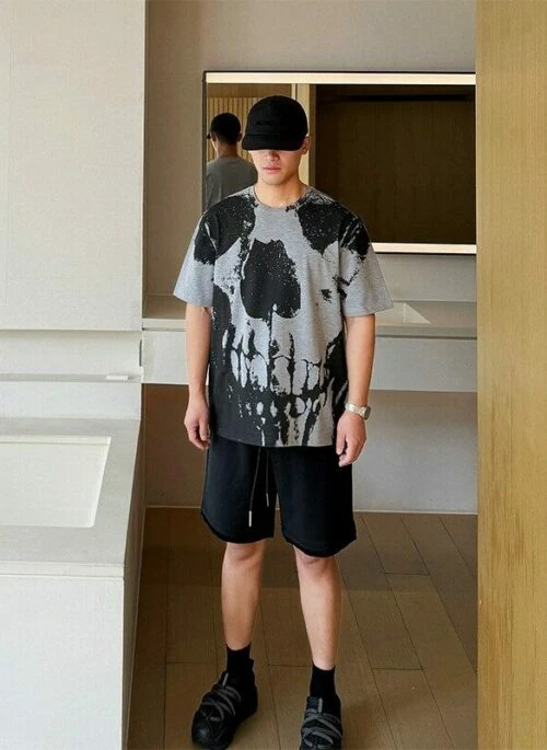 Grey Abstract Skull Graphic T-Shirt | Mingi - ATEEZ