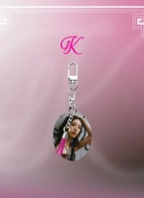 Heejin “K” Merch – Acrylic Keyring