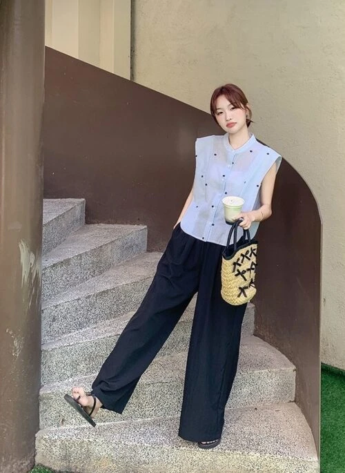 Korean Style Polka Dot Sleeveless Shirt And Wide Leg Pants