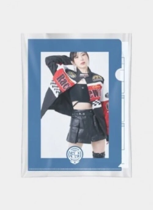 LEE CHAE YEON “UNI-CHAERISH” Merch – Dance Club Application Form & L-Holder Set