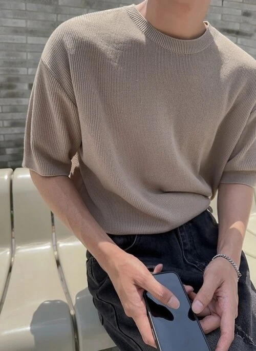 Minimalist Knit Short Sleeve Commuter Top