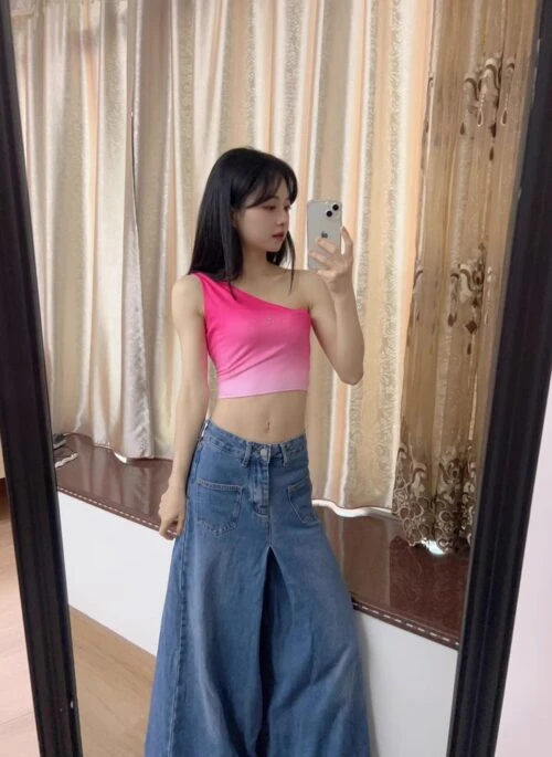 Pink Gradient Asymmetric Crop Top | Ningning – Aespa