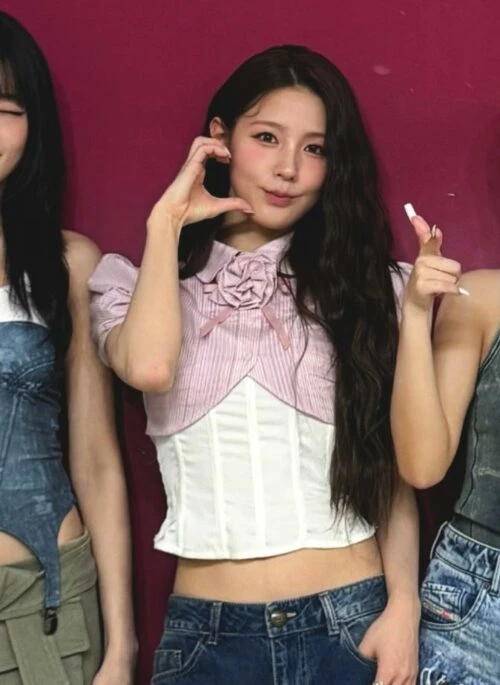 Pink Striped Puff Sleeve Cropped Shirt | Miyeon – (G)I-DLE