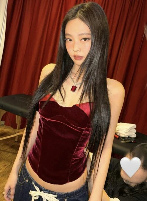 Red Heart-Neckline Corset Top | Jennie – BlackPink