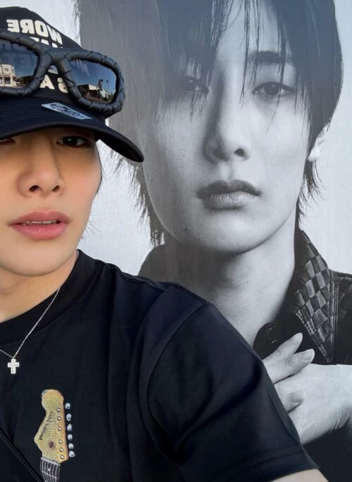 Silver Mini Cross Pendant Necklace | Jeongin – Stray Kids