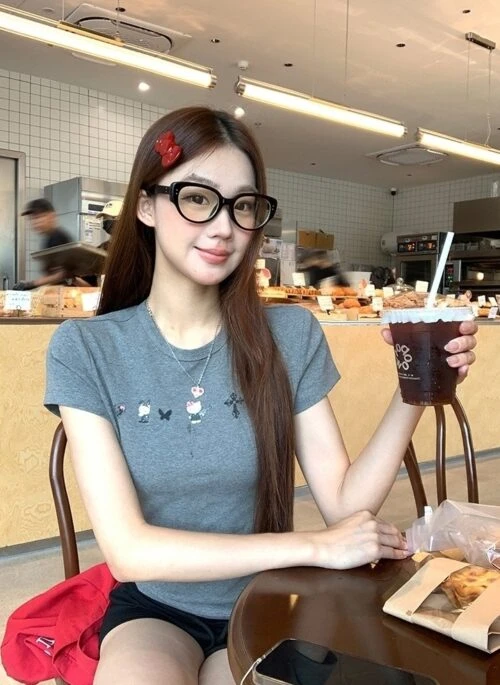 Trendy Grey Short Sleeve Cropped T Shirt