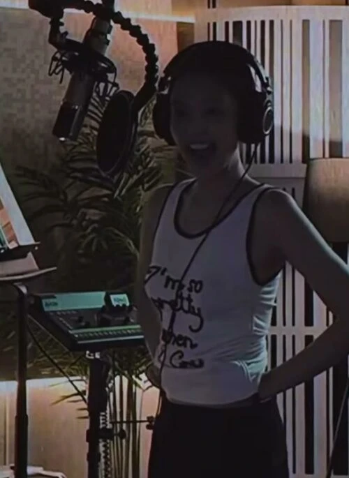 White “I’m So Pretty When I Cry” Tank Top | Jennie – BlackPink