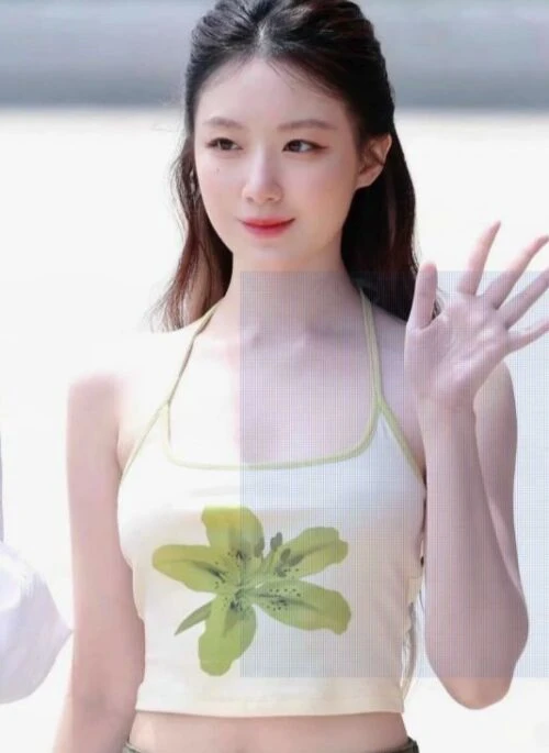 White And Green Flower Halter Top | Shuhua – (G)I-DLE