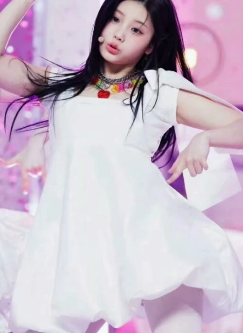 White Asymmetric Strap Puffy Dress | Wonhee - ILLIT