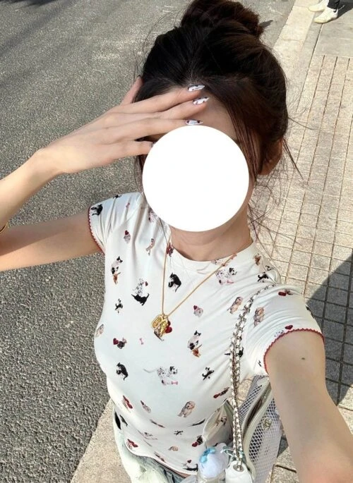 White Cat And Dog Pattern T-Shirt | Rei – IVE