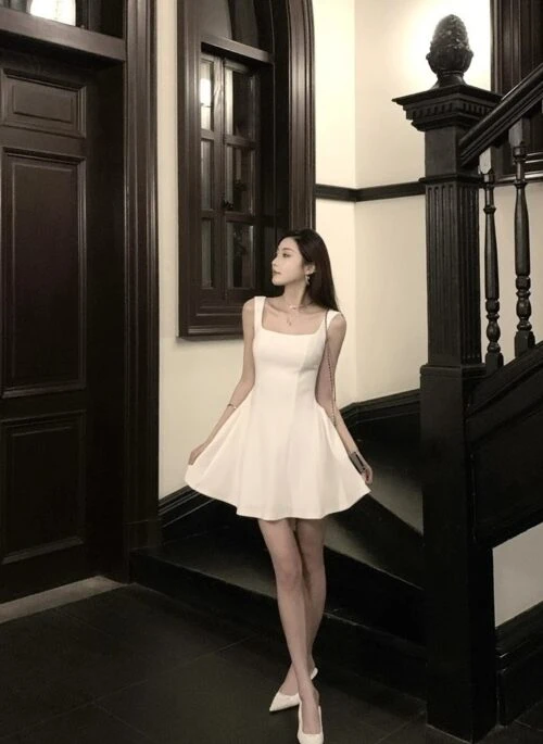 White Classic Formal Dress | Yuna – ITZY