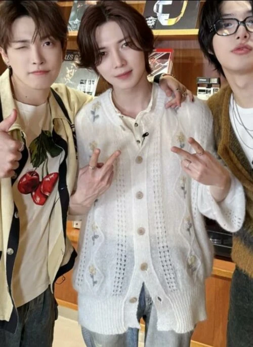 White Flower Embroidered Button-Up Cardigan | Yeosang - ATEEZ