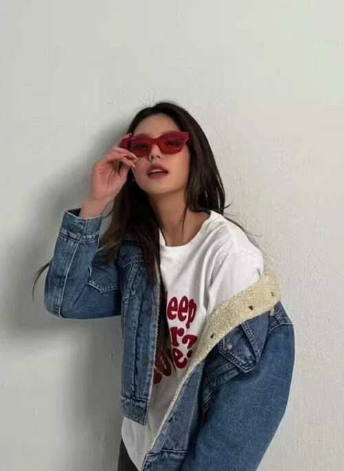 White Heart Text Graphic T-Shirt | Yeji – ITZY