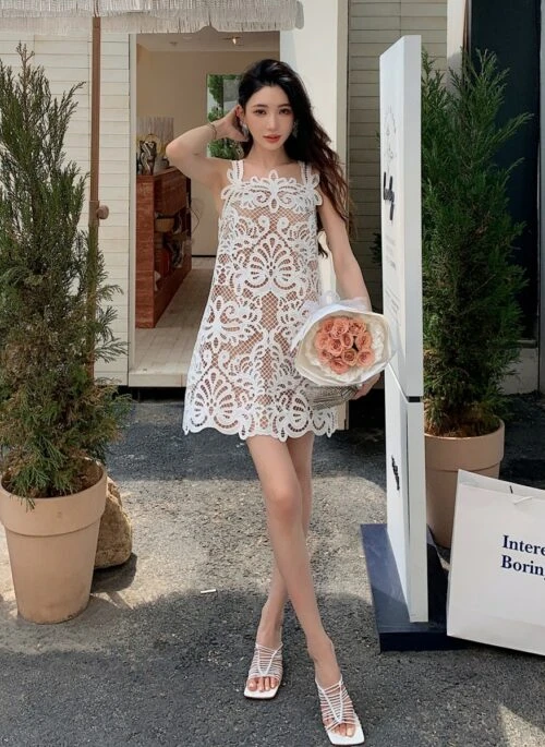 White Intricate Lace Dress | Jisoo – BlackPink