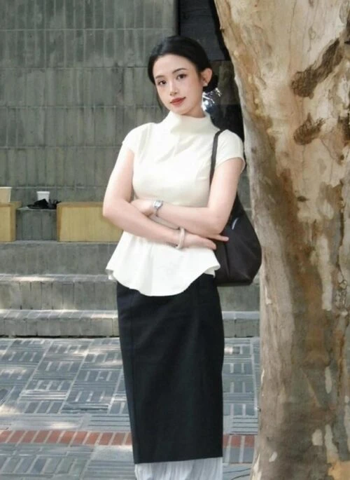 White Peplum Mock Neck Top | Jennie – BlackPink