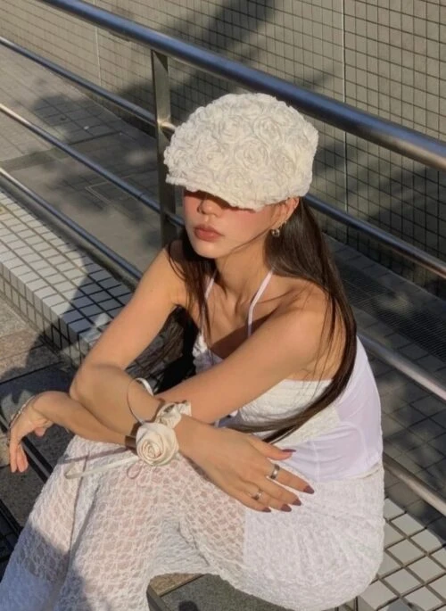 White Rose Textured Beret Hat | HyunA