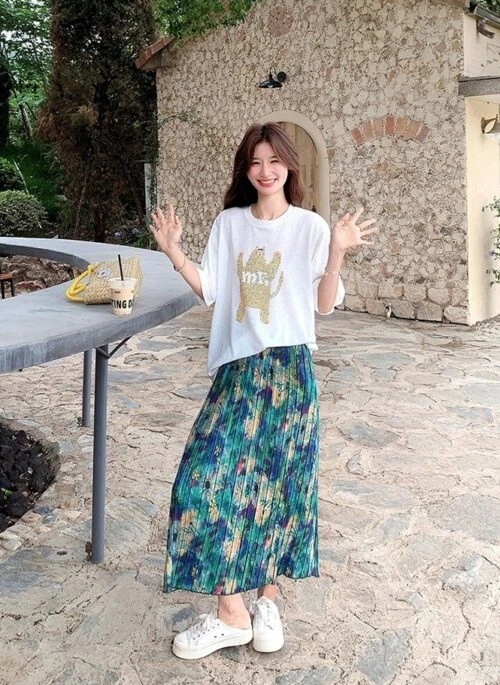 Floral Skirt And White Tee Casual Fashion Set