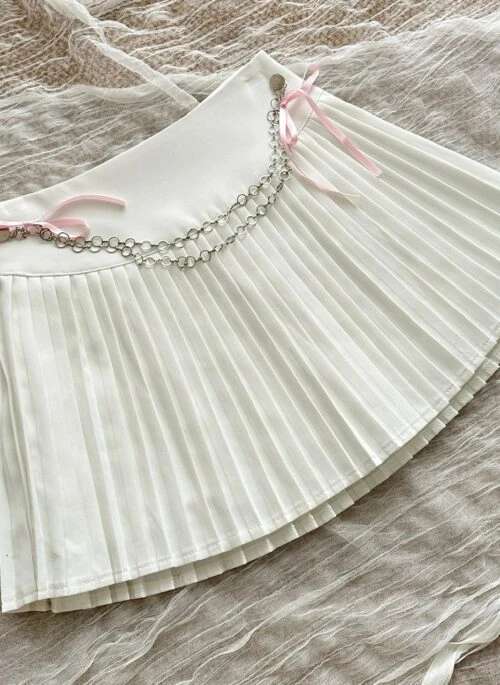 White Chain And Bow Accent Pleated Skirt | Wonyoung – IVE