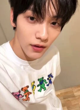 White Dancing Bears Graphic T-Shirt | Soobin – TXT