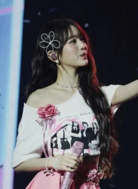 White Pearl Flower Hair Clip | Wonyoung – IVE