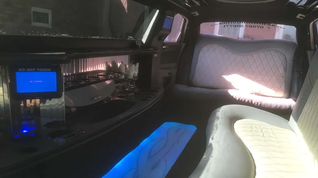 Chrysler 300c Stretch Limousine