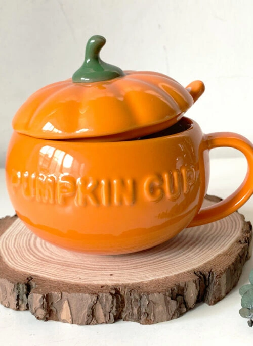 Pumpkin-Shaped Mug with Lid and Spoon