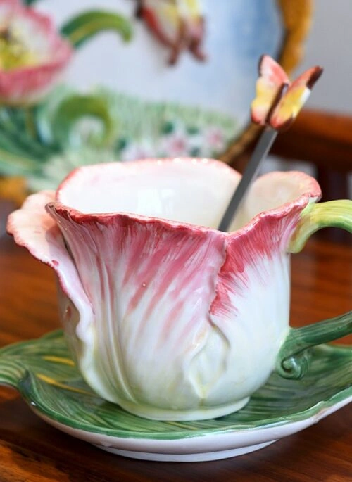 Porcelain Tulip-Shaped Mug with Leaf-Shaped Saucer