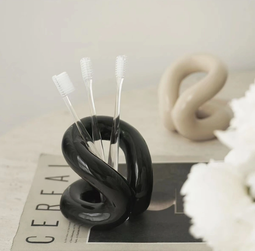Bended Ceramic Toothbrush Holder